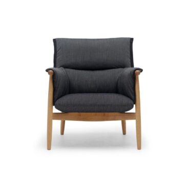 Carl Hansen & Søn E015 EMBRACE lounge chair