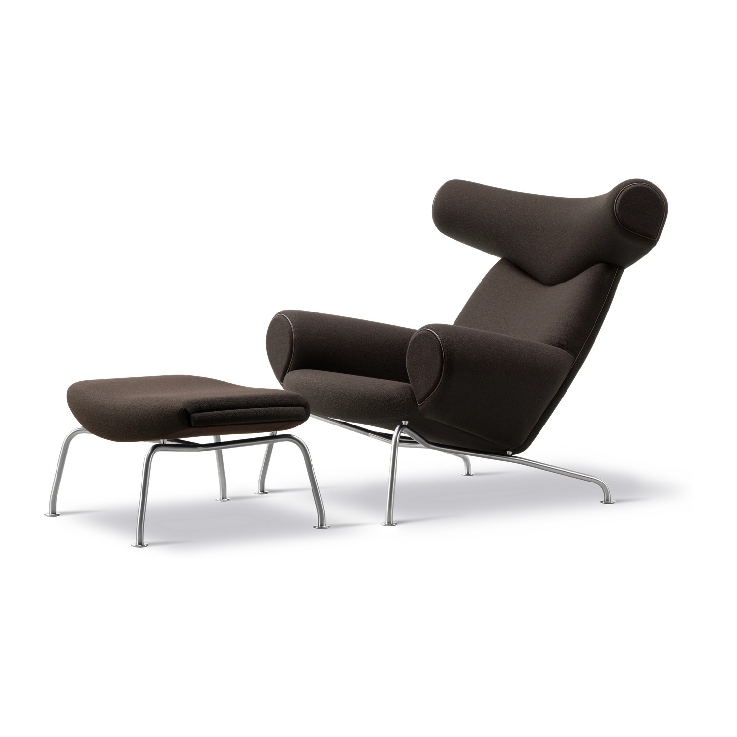 Fredericia WEGNER OX CHAIR -nojatuoli ja rahi