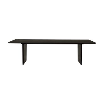GUBI PRIVATE dining table