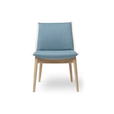 Carl Hansen & Søn E004 EMBRACE chair